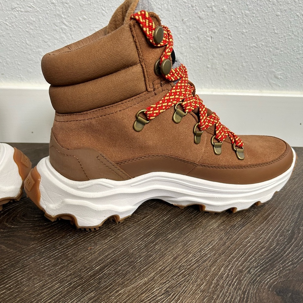 Sorel Kinetic Breakthru Conquest Waterproof in Velvet Tan - Picture 4 of 9